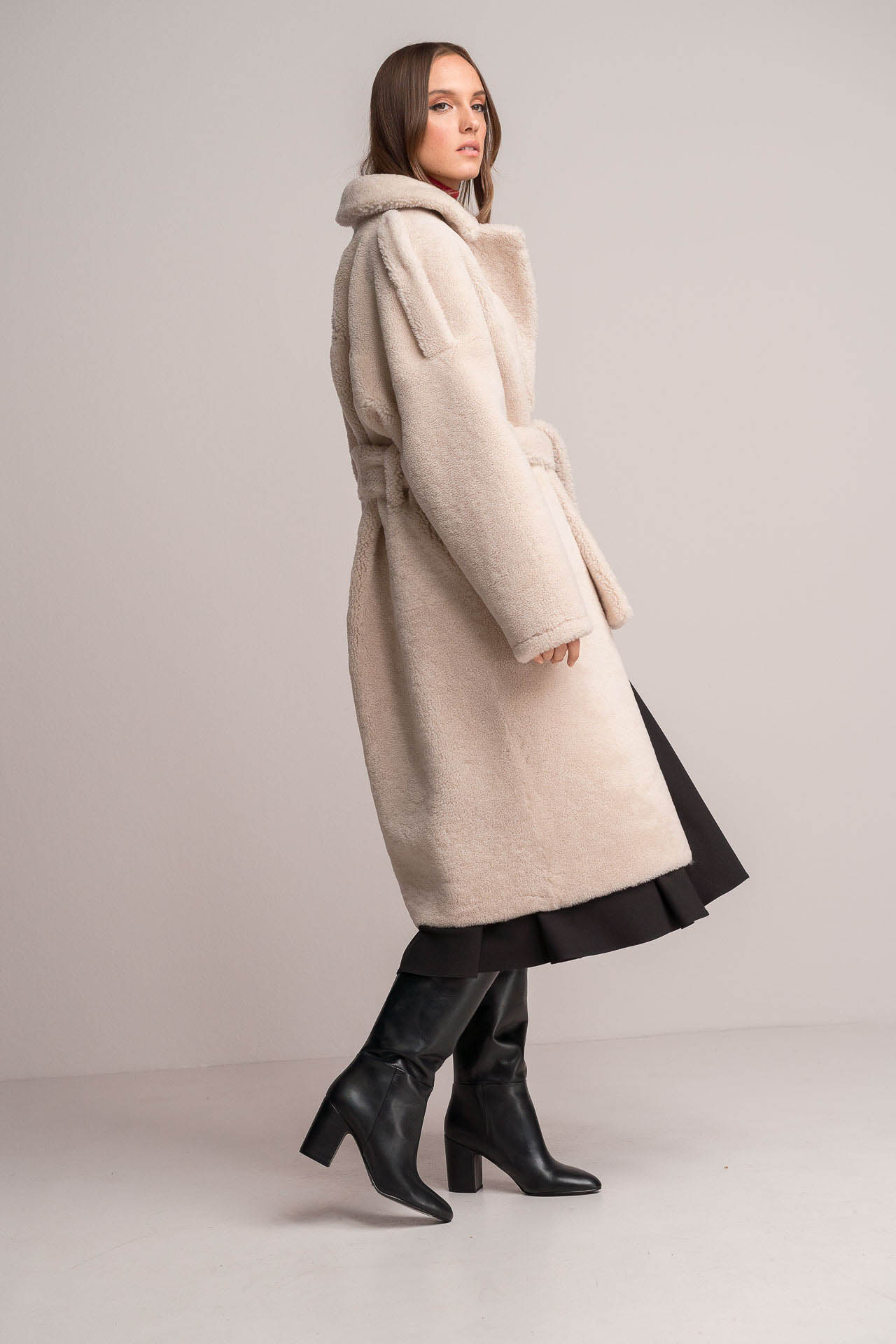 Selected sable, chinchilla, wool and fur accessories